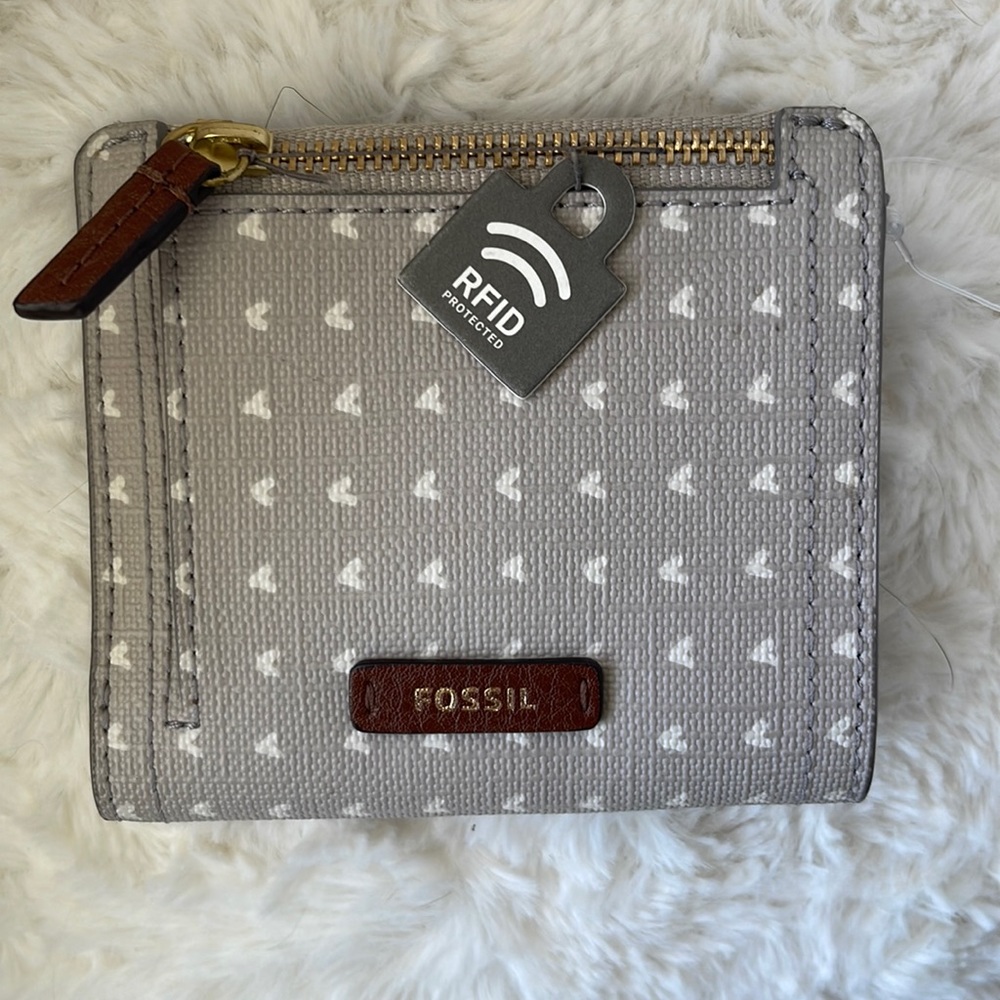Fossil Women's Logan Leather RFID-Blocking Bifold Wallet
